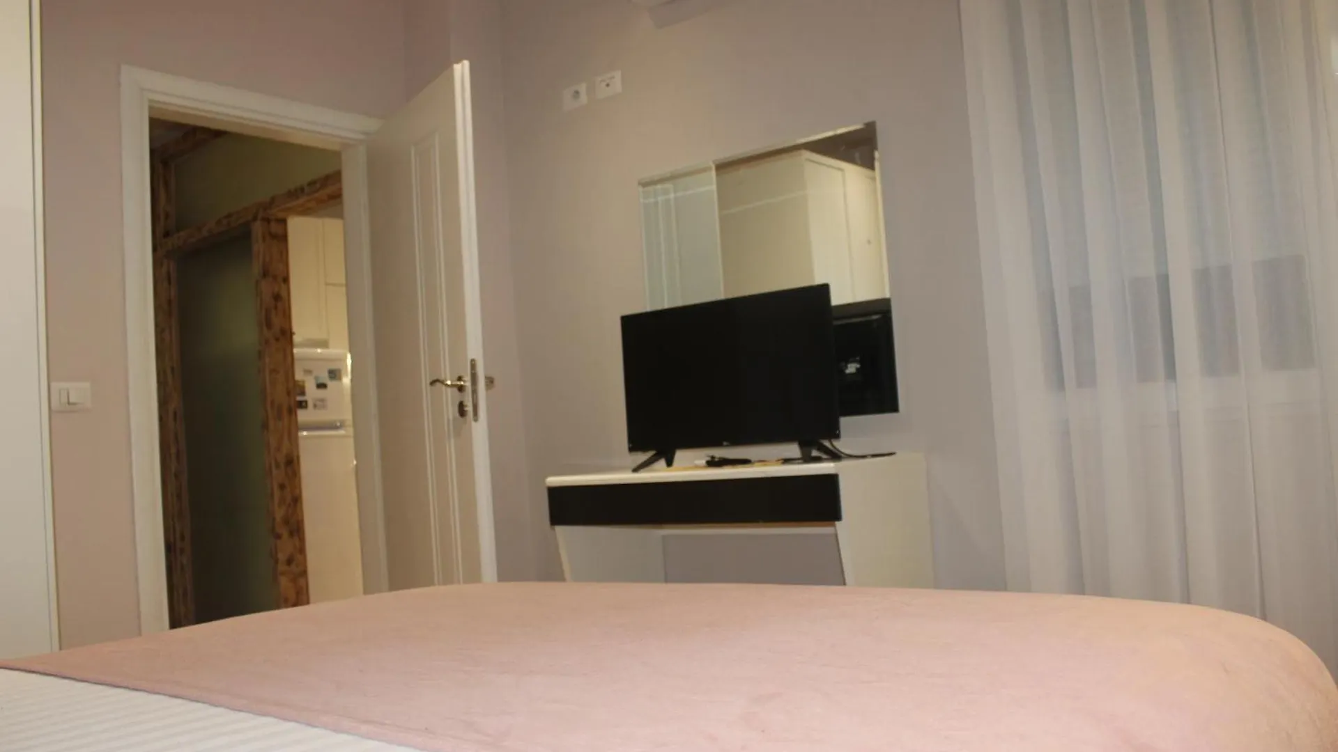 Luxury Blloku Tirana Apartment Albania