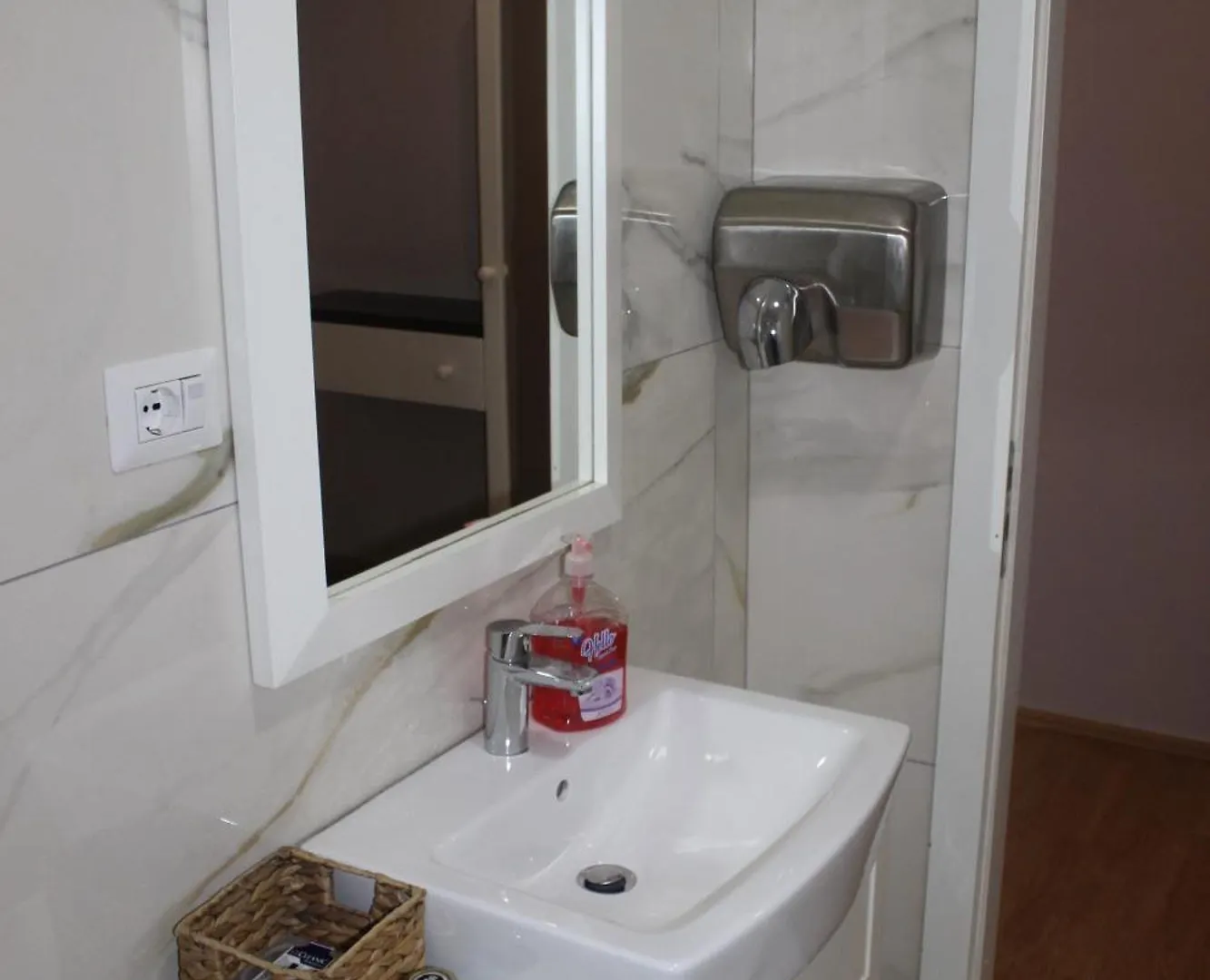 Luxury Blloku Tirana Apartment 0*,